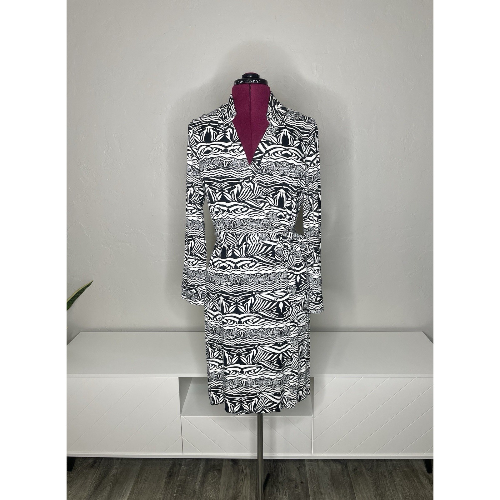 Diane Von Furstenberg Dress Womens 14 Zebra Tatt Stripe Jeanne Two Stretch Wrap