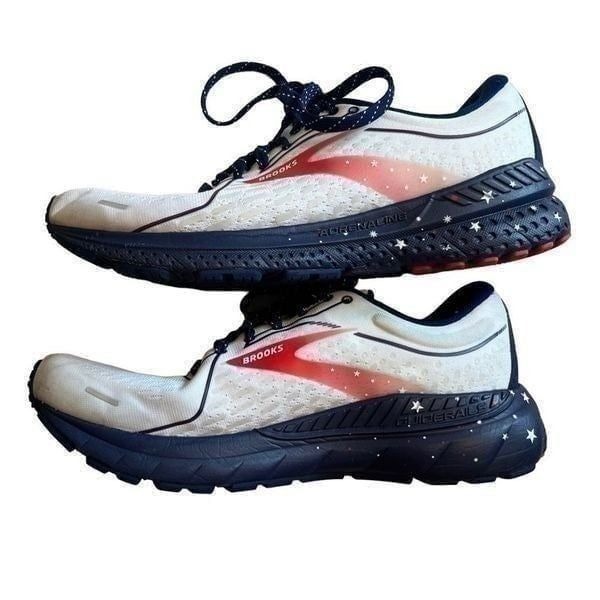 Brooks Women’s Adrenaline GTS 21 Running Shoes USA size 10 Medium