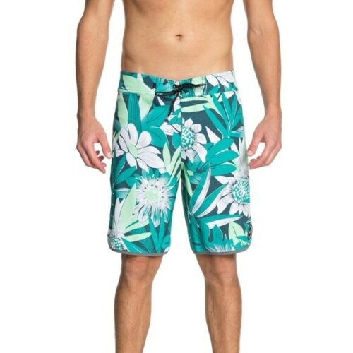 Quicksilver Board Shorts Men NWT size 31
