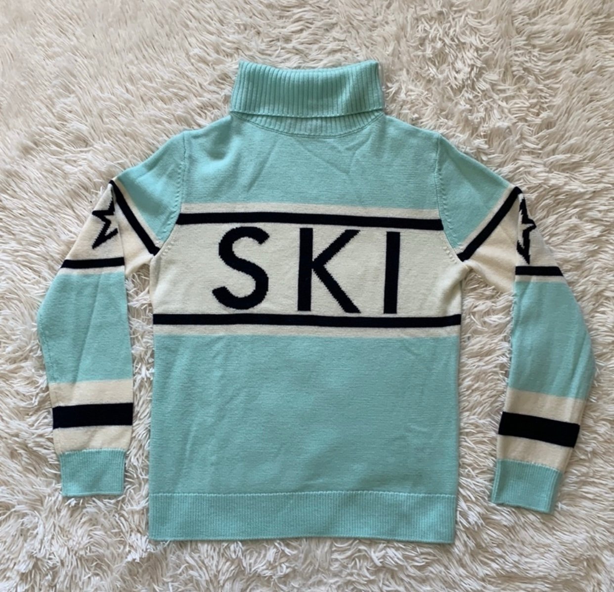 Worn once Perfect moment schild sweater sz L in excellent condition