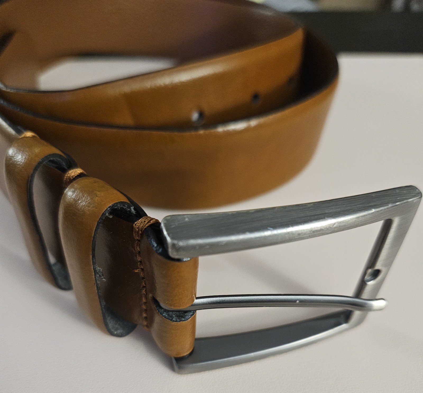 Joseph Abboud Genuine Leather Belt Handcrafted in Italy Mens 38/95