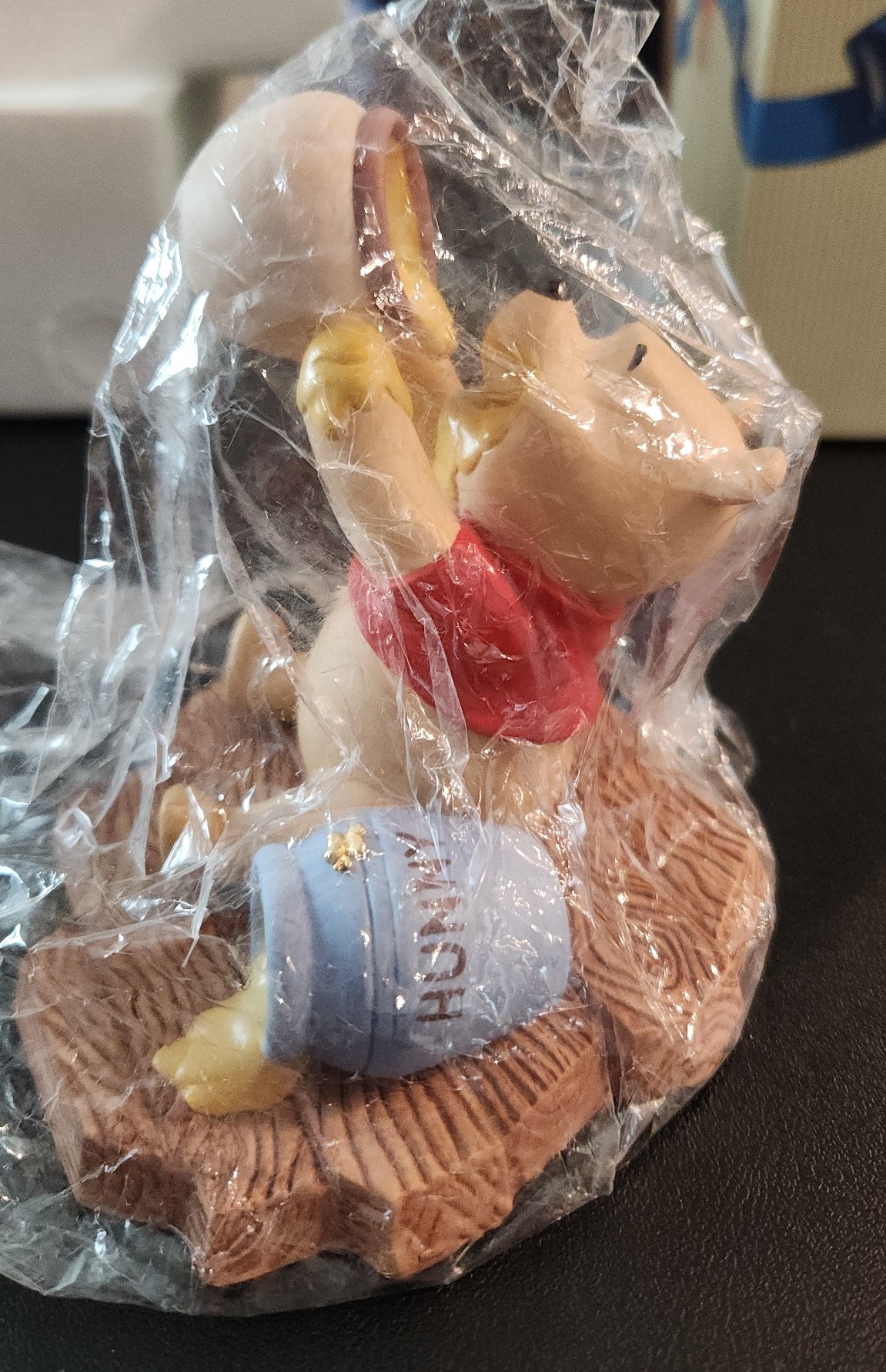Disney - Winnie the Pooh Figurine - Life is Sweet