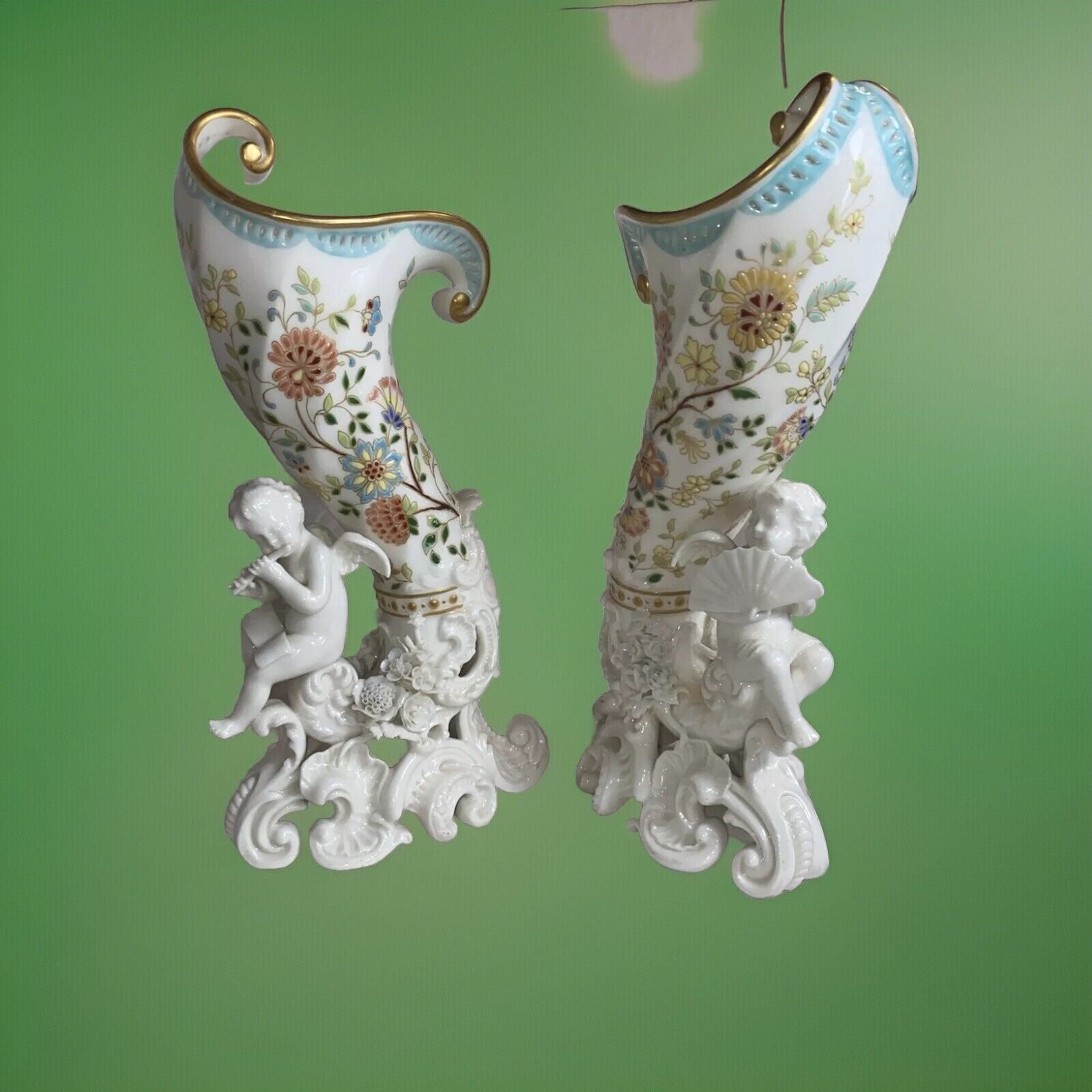 VTG Hand painted Floral Cornucopia Cherubs At End Xmas Gift Collectable