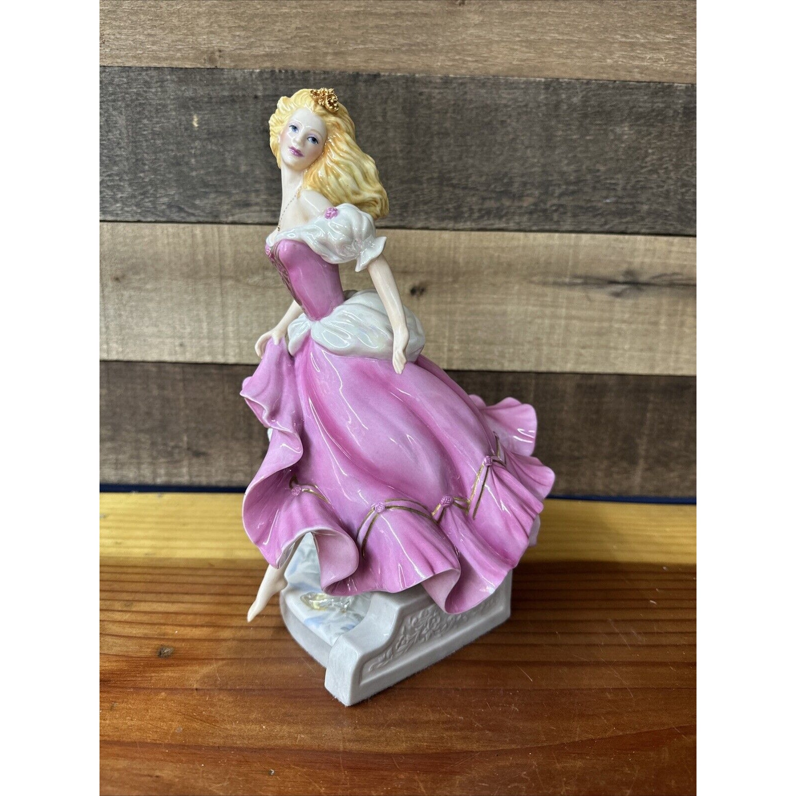 1988 Franklin Mint Fine Porcelain Cinderella by Gerda Neubacher 10.2 Pink Dress
