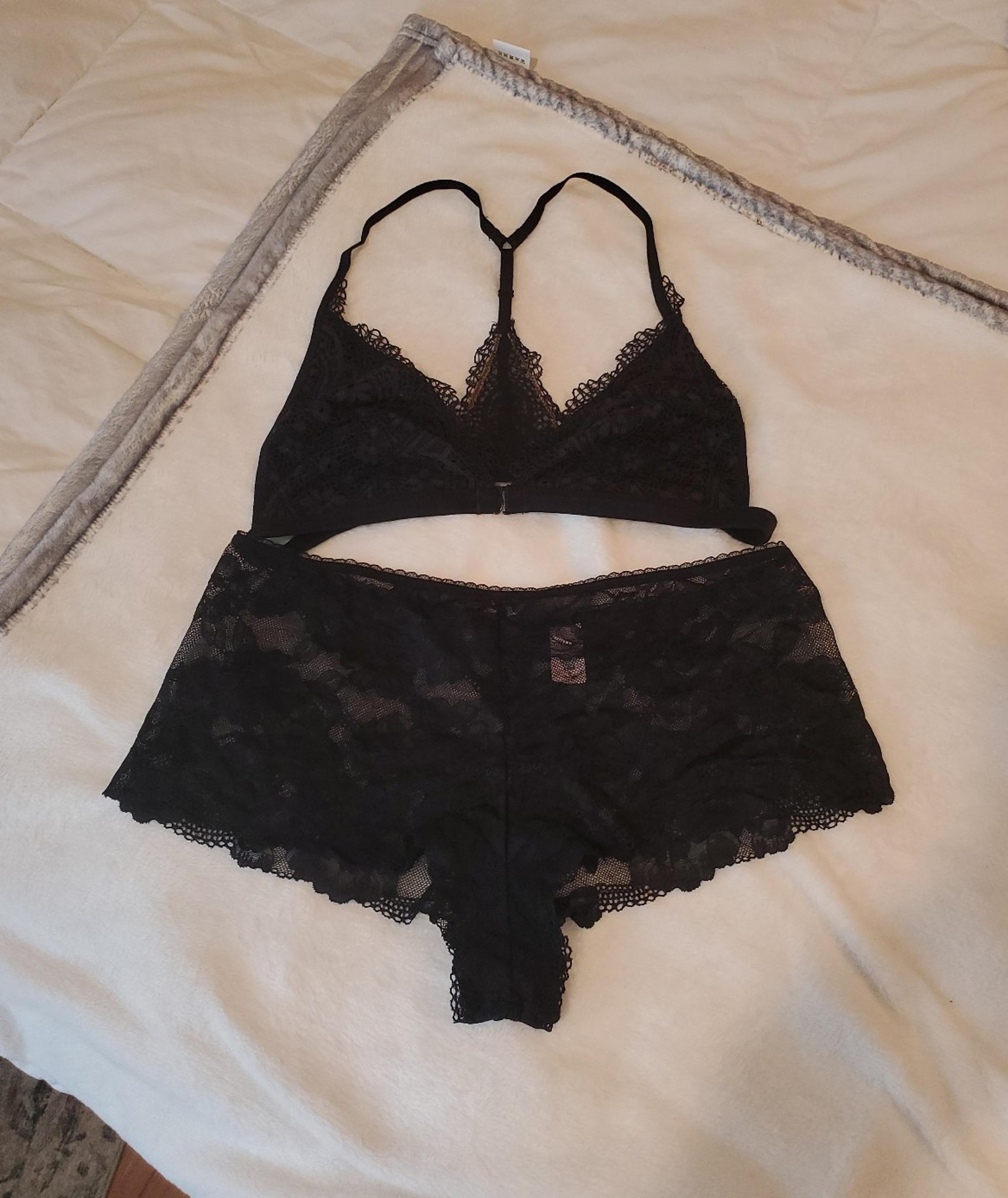 Victoria's secret bralette and lace pantie Size M