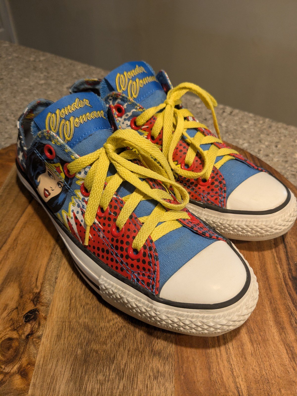 Retired Converse DC Comics Wonder Woman Women's 8 Men's 6 low top Chuck Taylor
