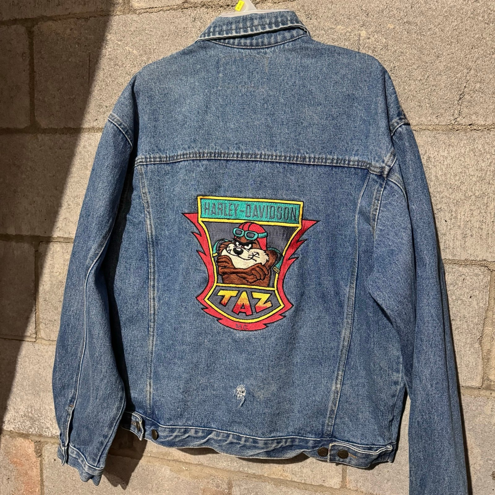Mens size large Harley Davidson Jean jacket denim Taz Warner bros acme clothing