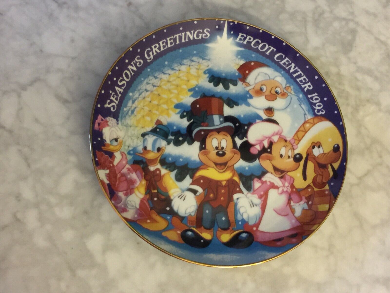 Walt Disney World Resort plate SEASON'S GREETINGS EPCOT CENTER 1993