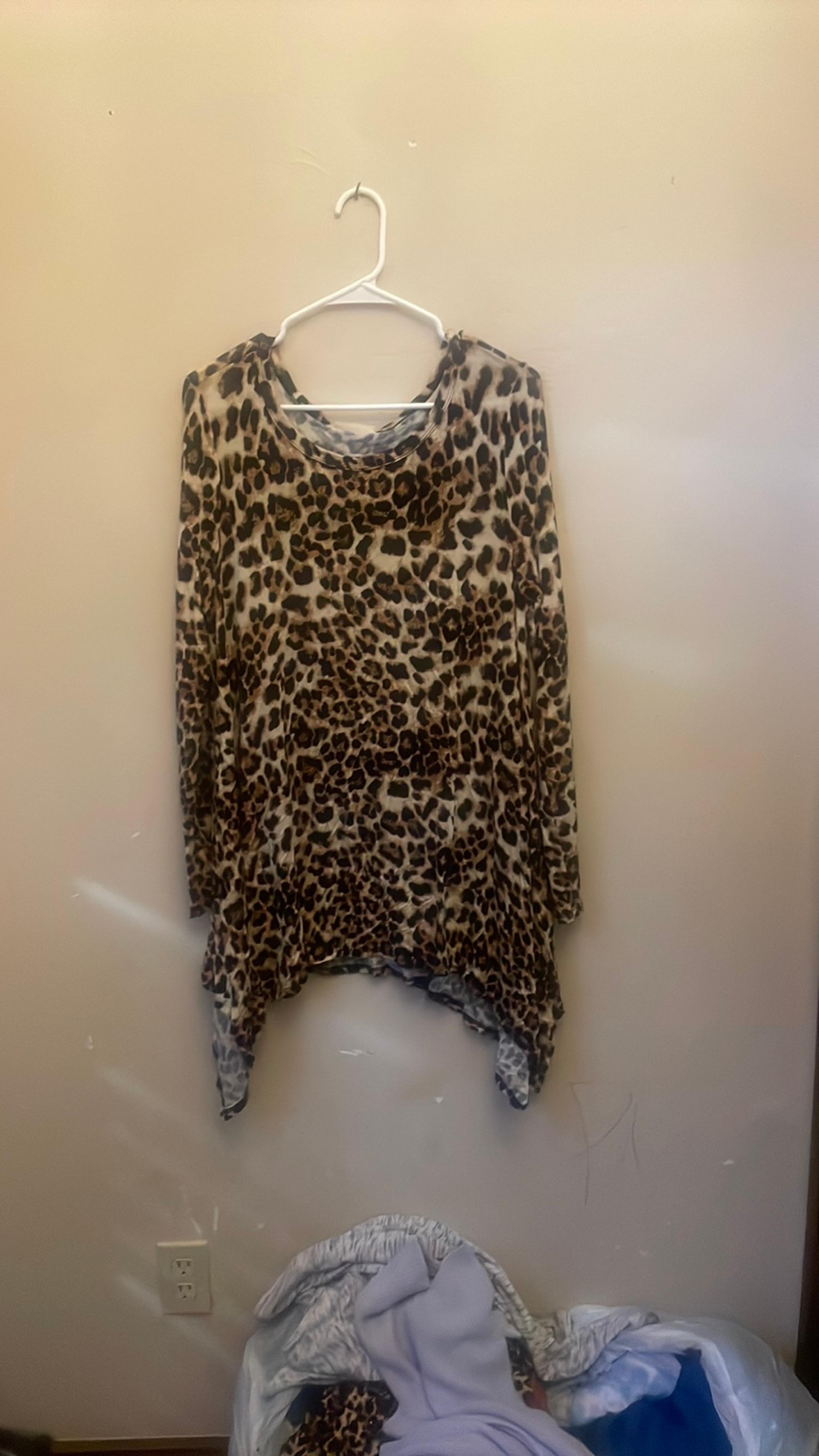 ODDY Side Drape Oversize Animal print Blouse! XL