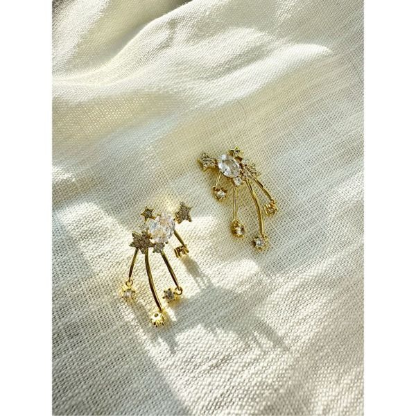 Cubic Zirconia oval cut shooting star earrings