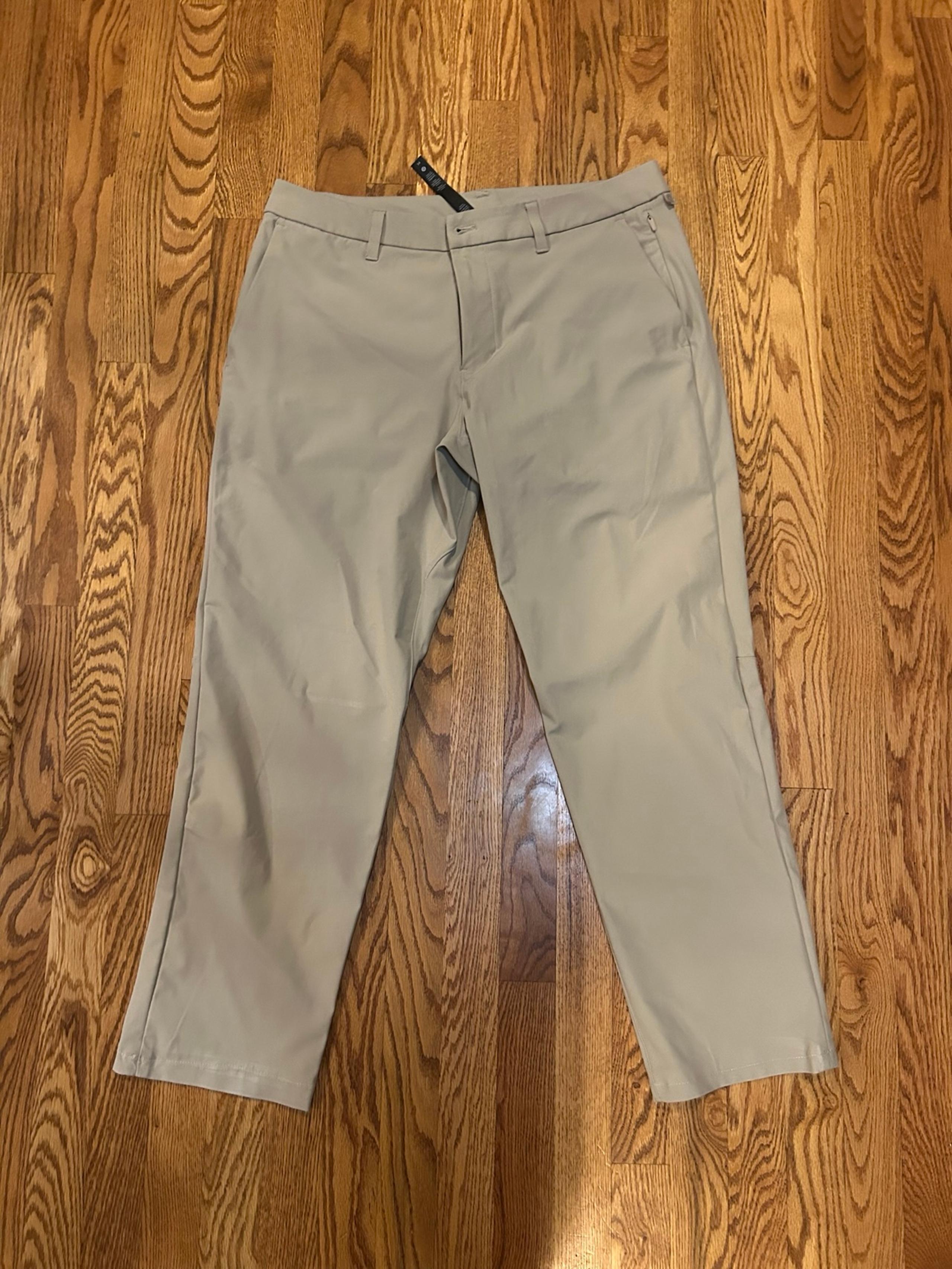 Lululemon Men’s athletic style khaki pants sz 34