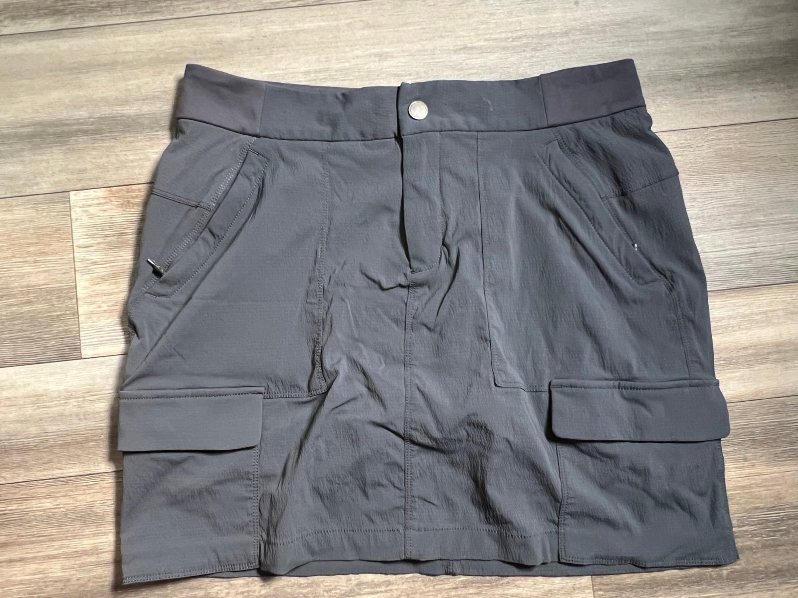 Athleta Women Skort- Several Pockets- 12