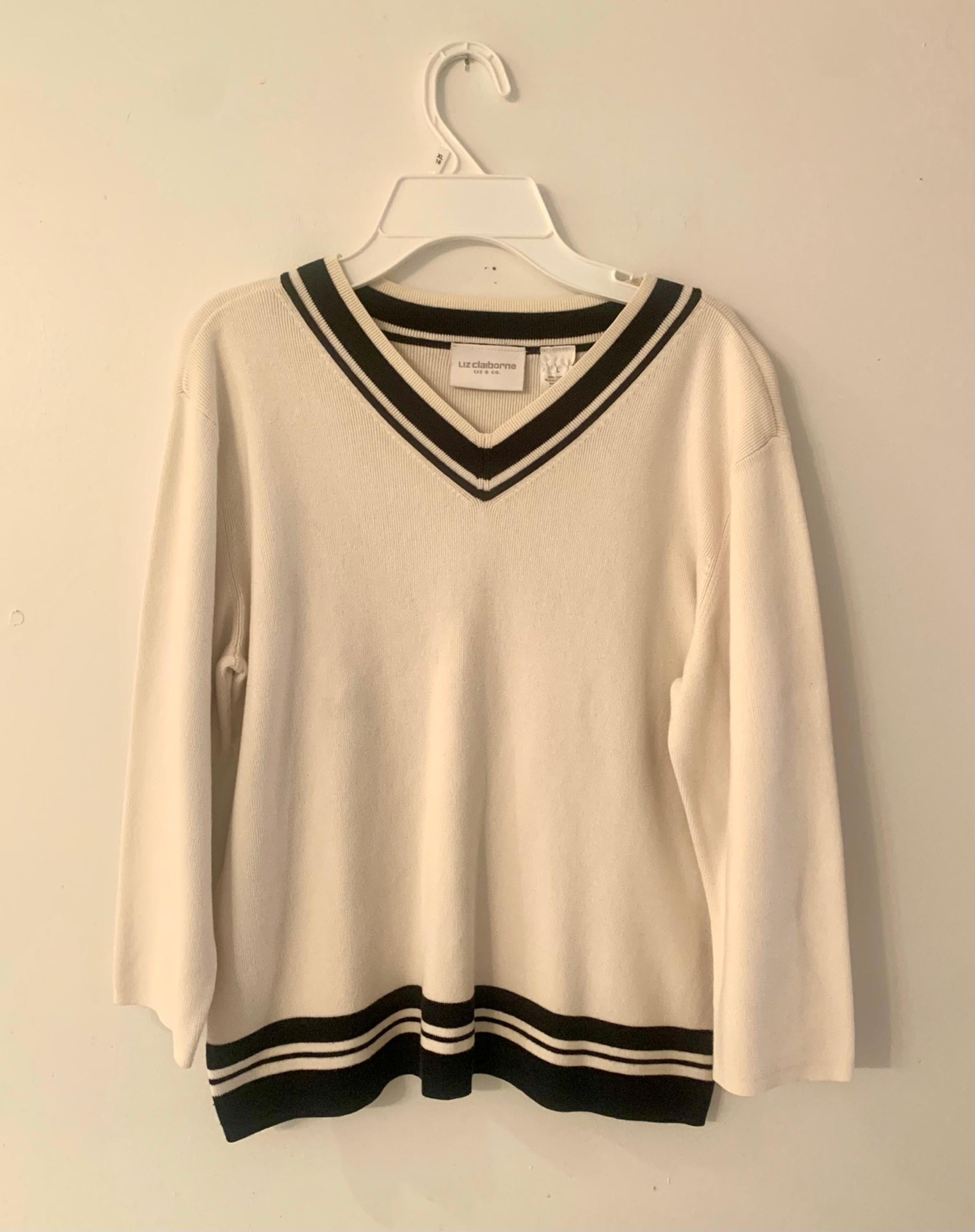 Liz Claiborne women’s v neck white and navy striped sweater size L