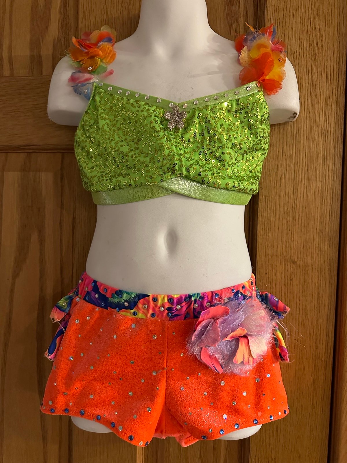 THE LINE UP 2 PIECE TROPICAL ORANGE GREEN SEQUIN FLORAL DANCE COSTUME SIZE 8