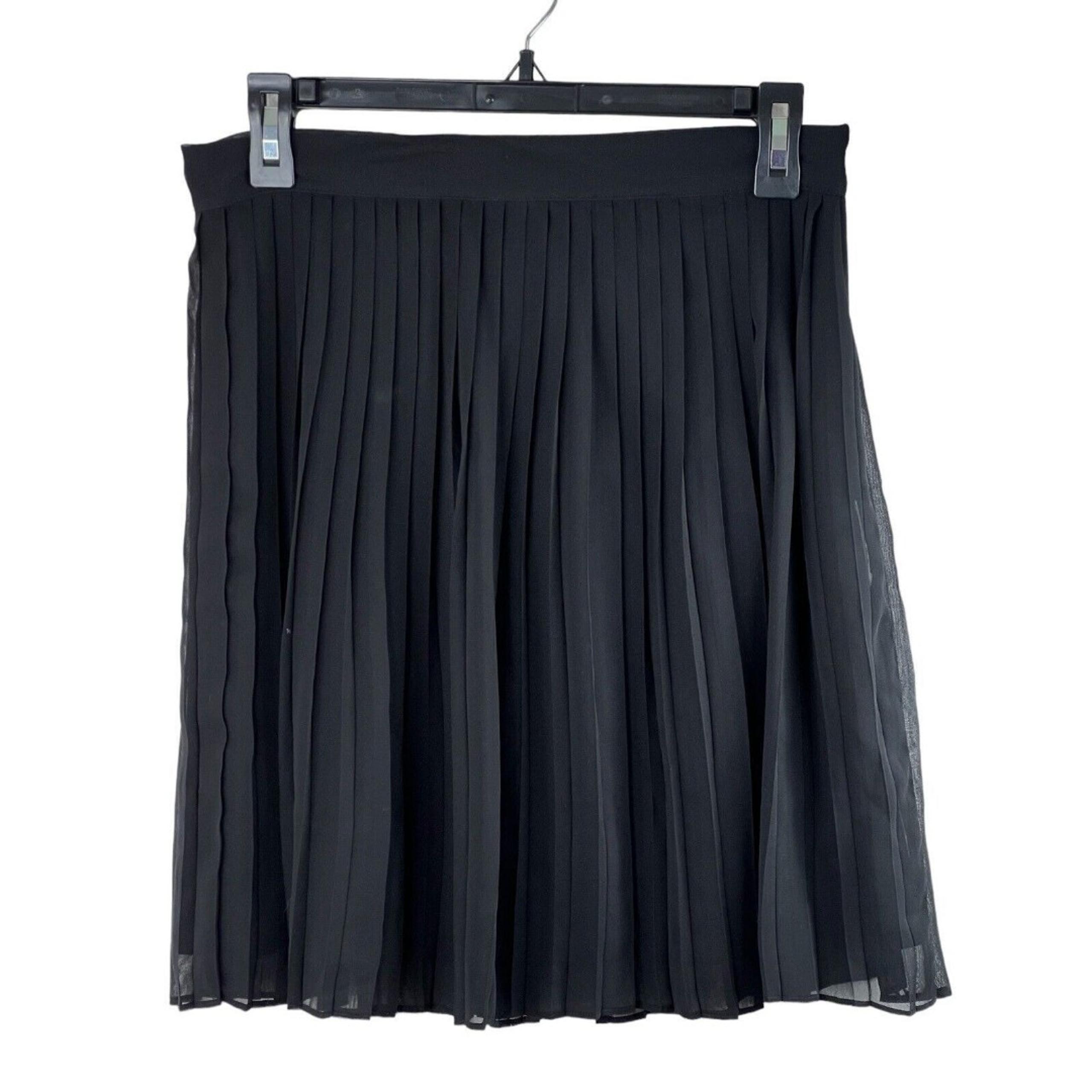 Forever 21 Women's Black Pleated Mini Skirt Size Medium