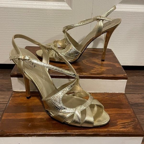 Guess WGRALIE Leather Strappy Stiletto Heels Metallic Gold Side Buckle Size 8.5