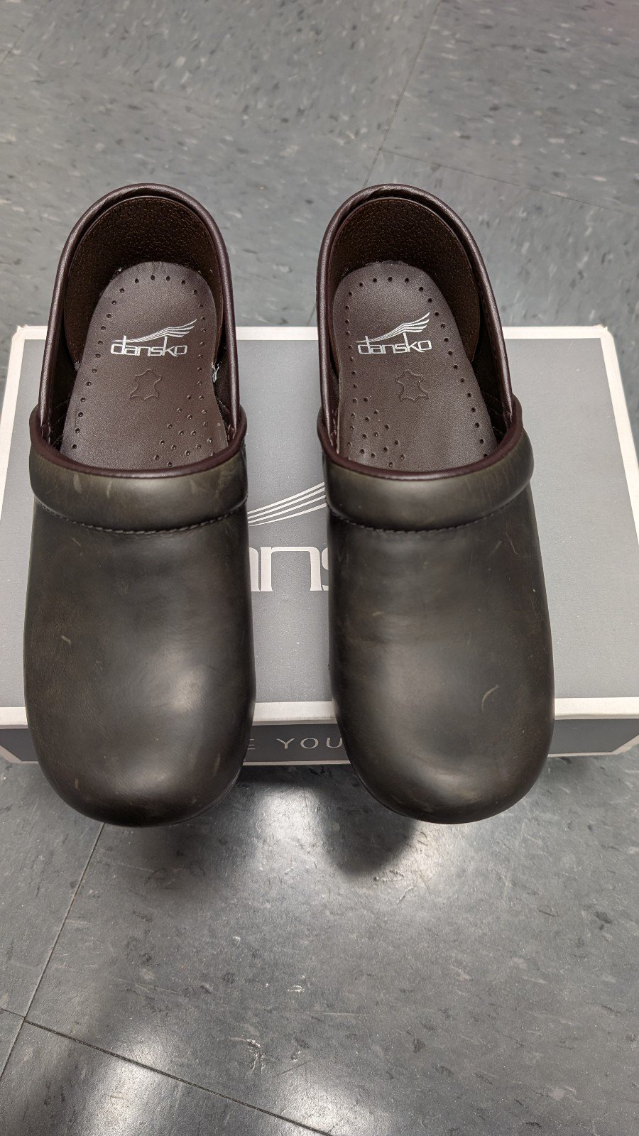 Dansko Professional Oiled Pull Up sz 36