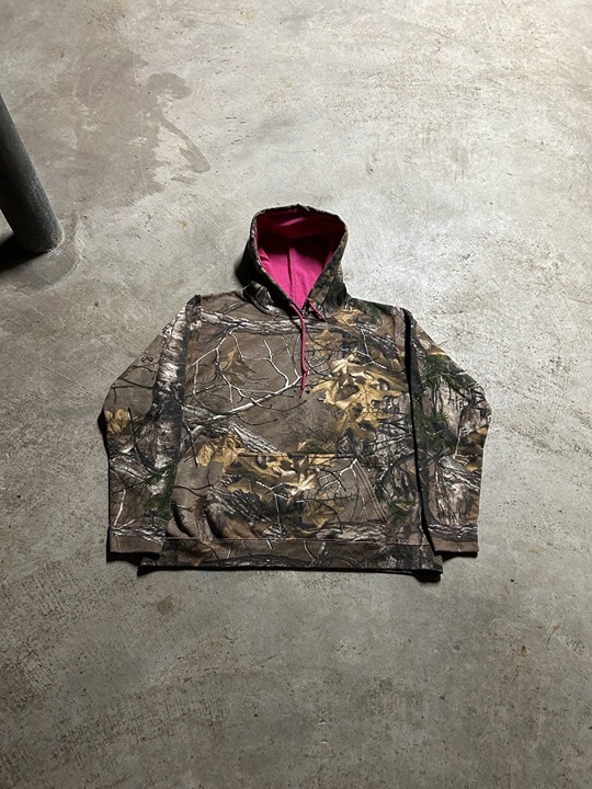 Vintage 00’s Realtree Camo Hoodie
