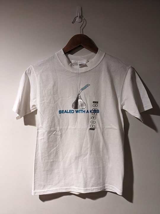 Vintage 2006 Hershey Sealed with a Kiss White YOUTH Medium NWT T-Shirt