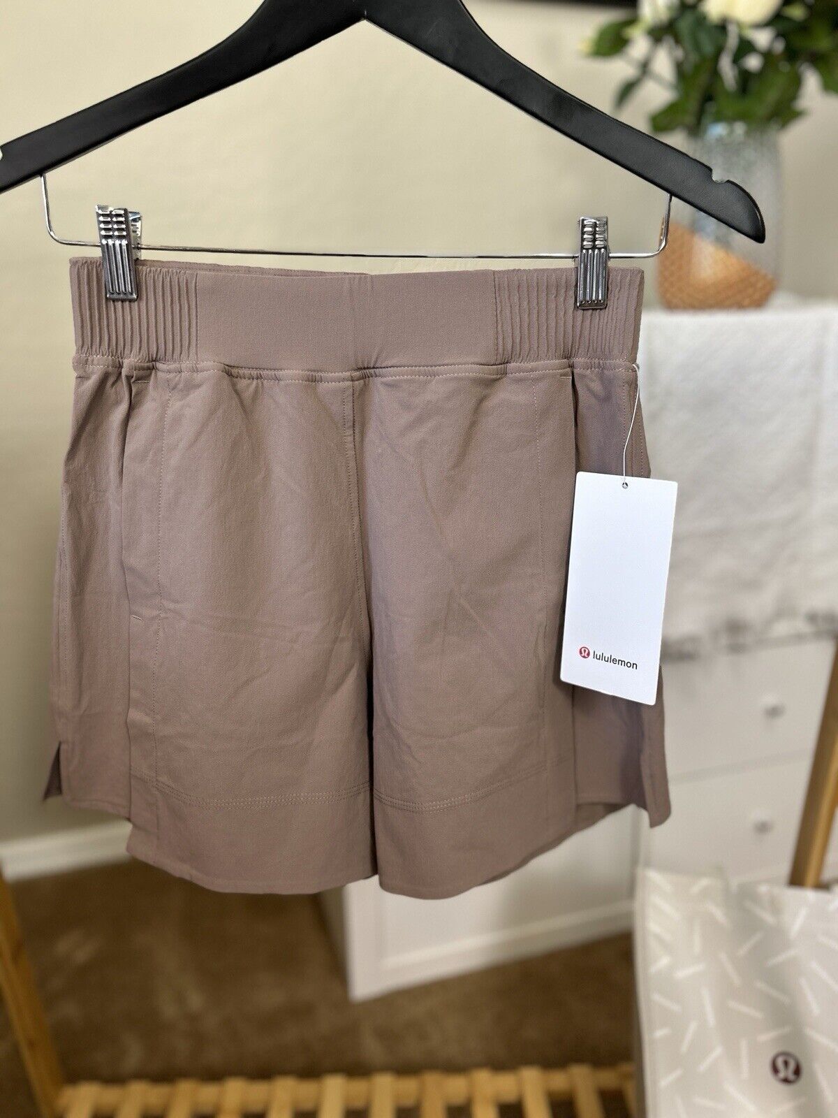NEW88 Lululemon Stretch Woven Relaxed Fit HR Short 4 - TPTC - Size XS