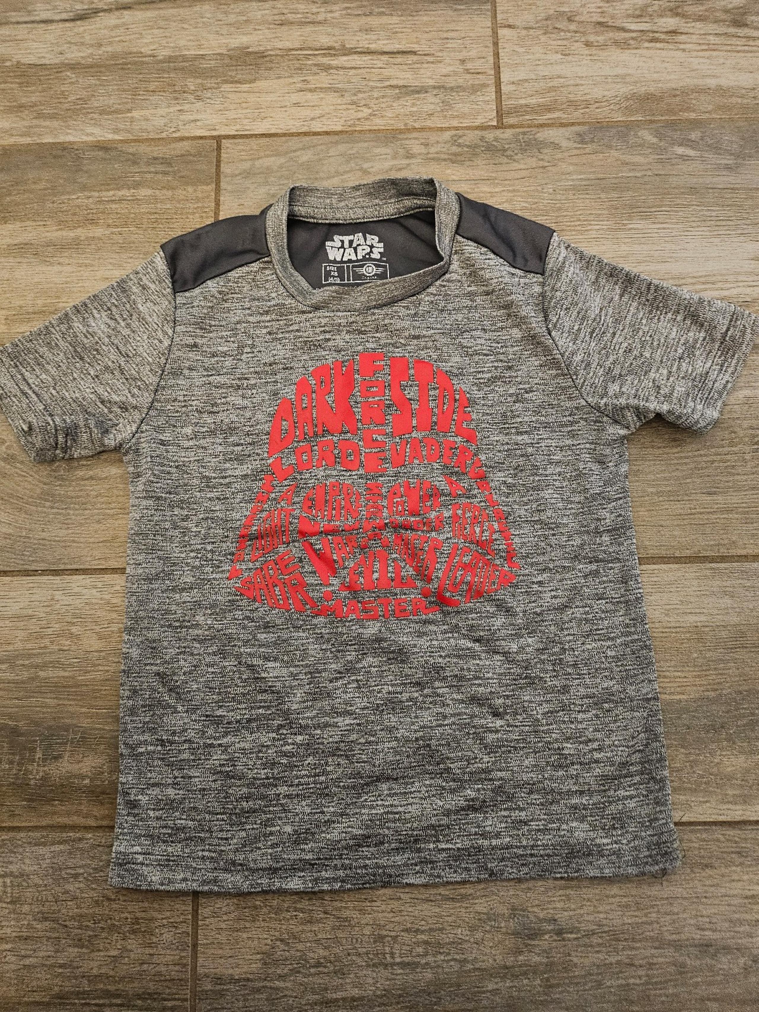 Boys Star Wars T shirt size 4/5