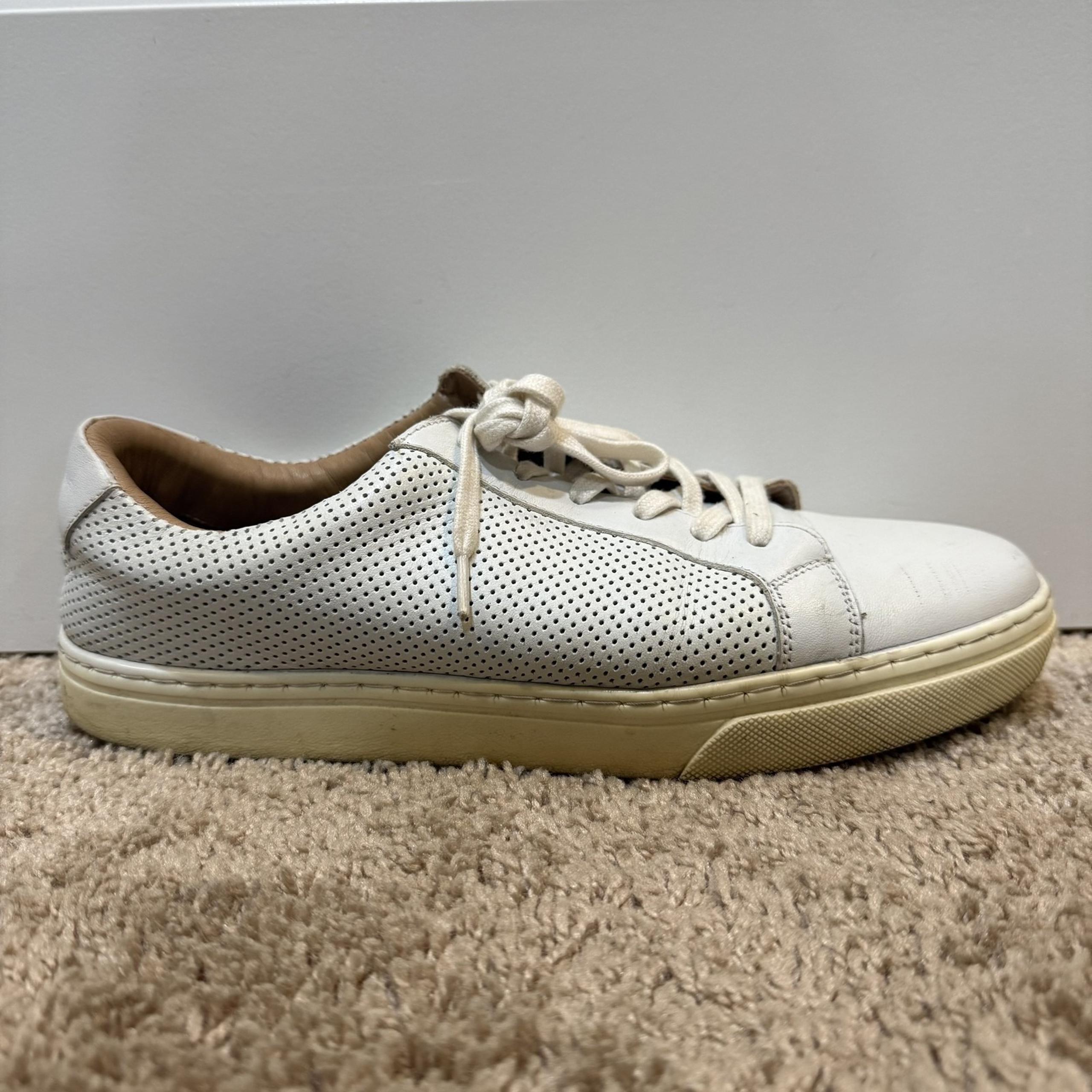 Bacco Ducci Shoes Mens Size 8.5 White Leather Perforated Low Top Comfort Casual