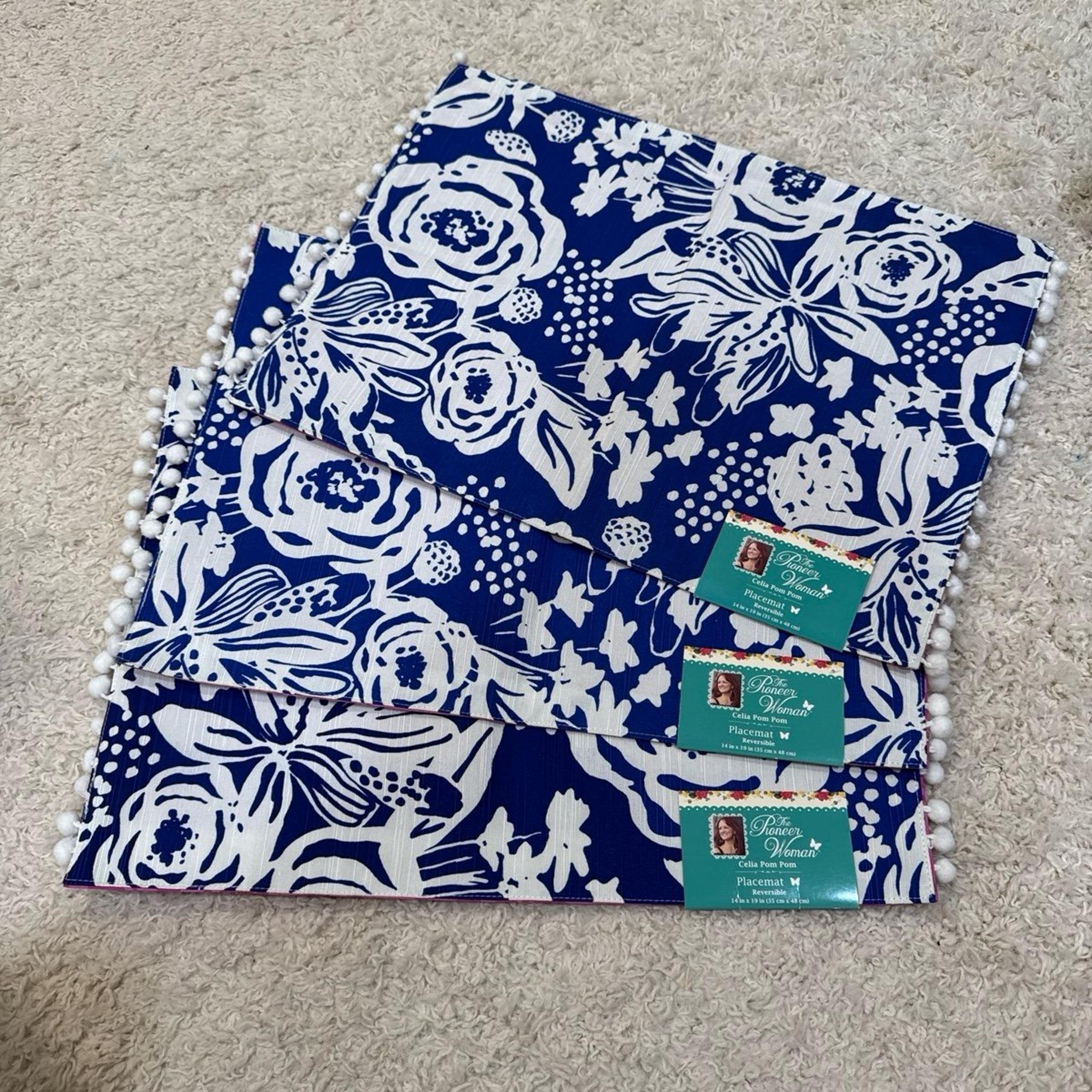 Celia pompom placemats ***3 only!!*** - Pioneer Woman