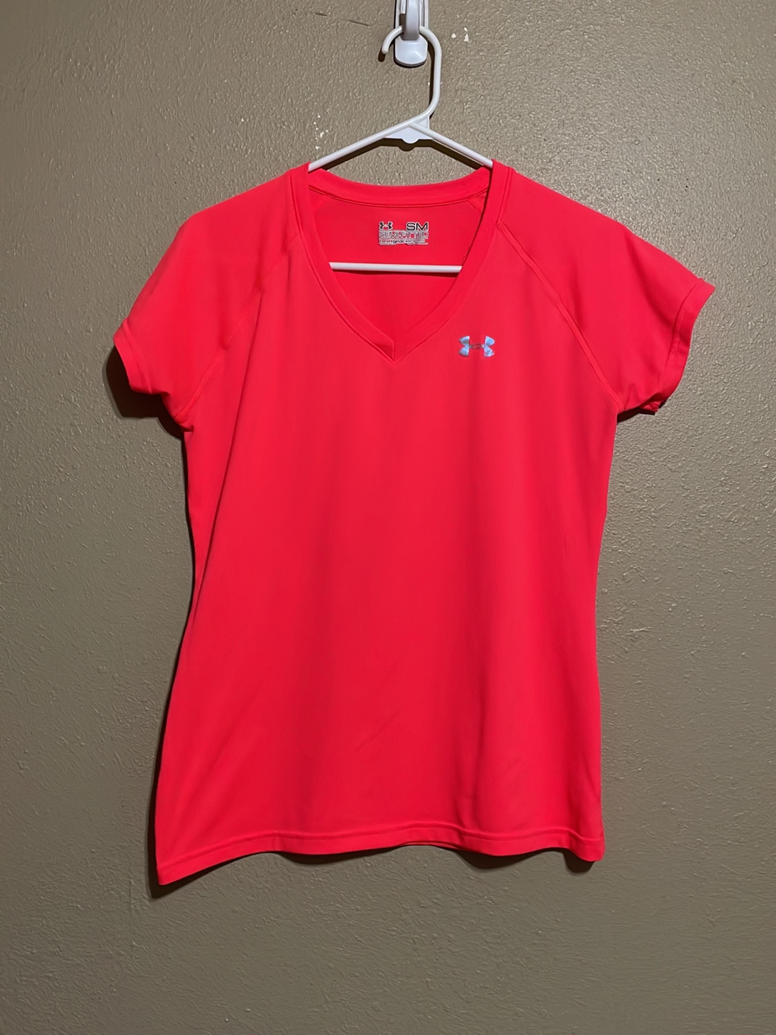 Under Armour Neon Pink V Neck Short Sleeve Running Athletic T-Shirt Women’s S