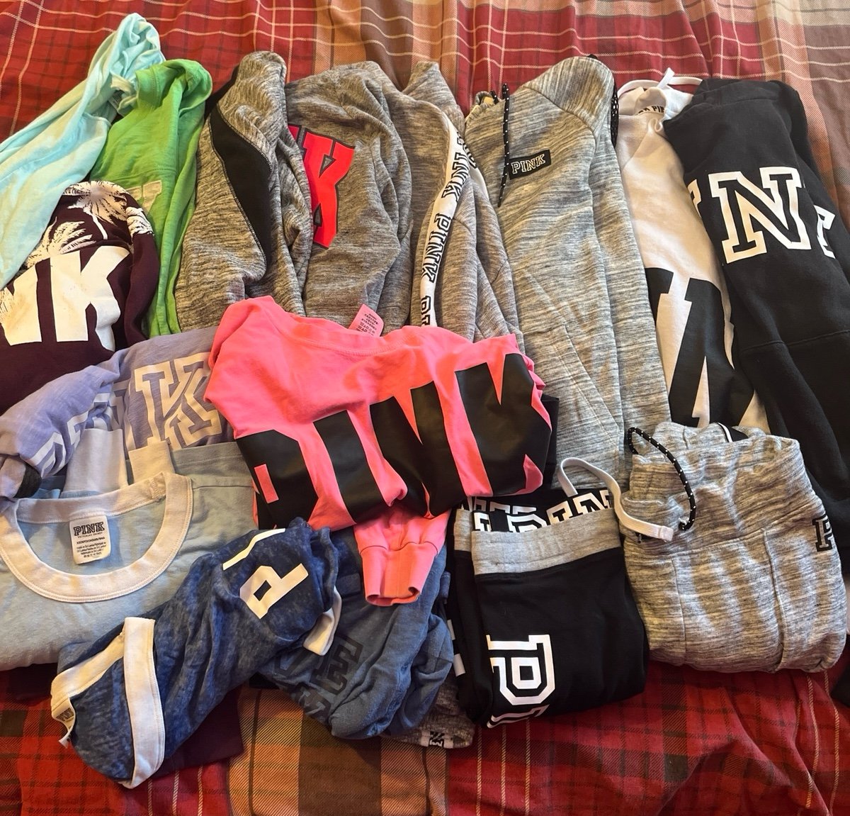 VS PINK Clothing Sweatshirt, T Shirt, Jogger Bundle