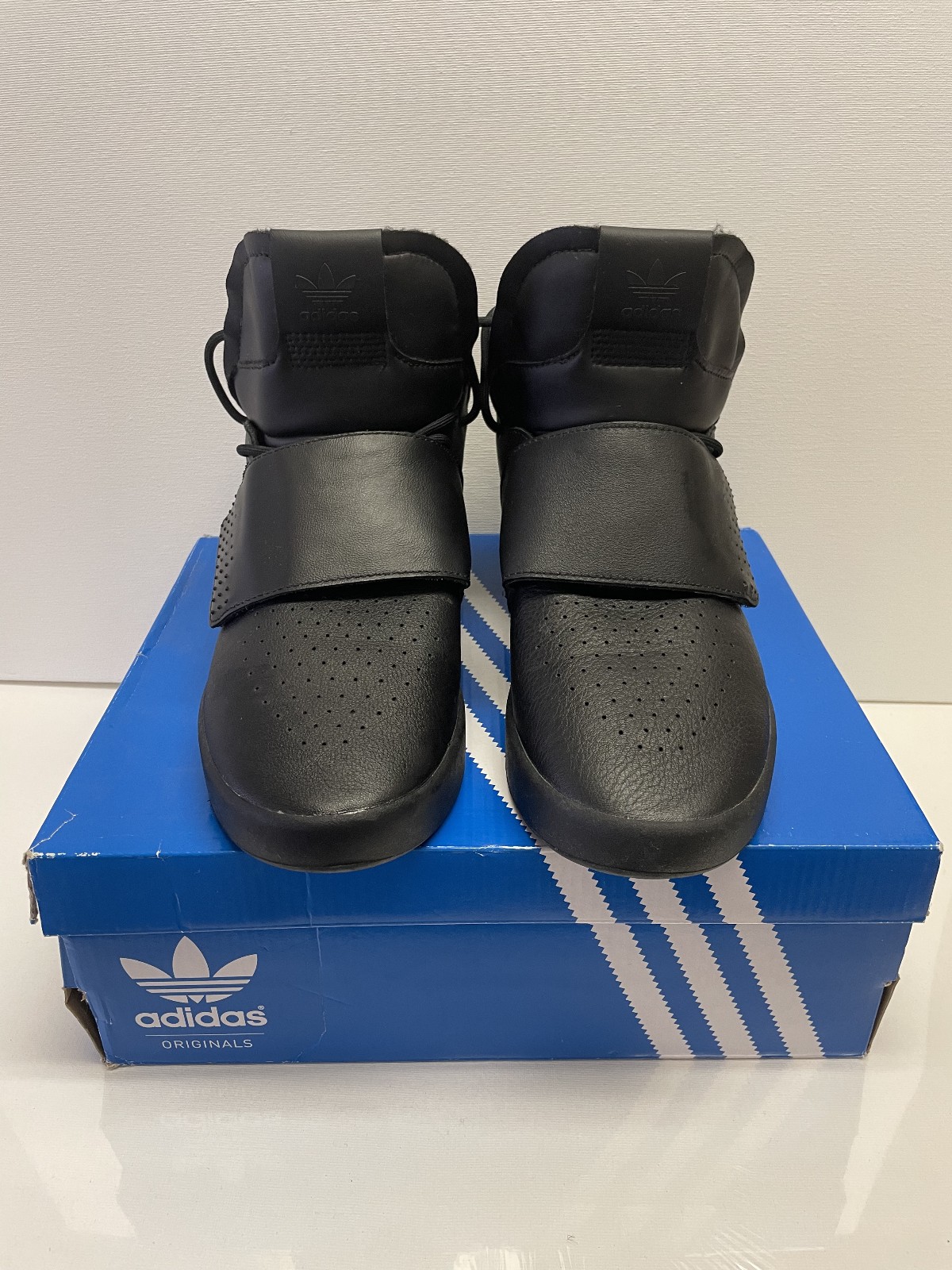 Adidas tubular Trap