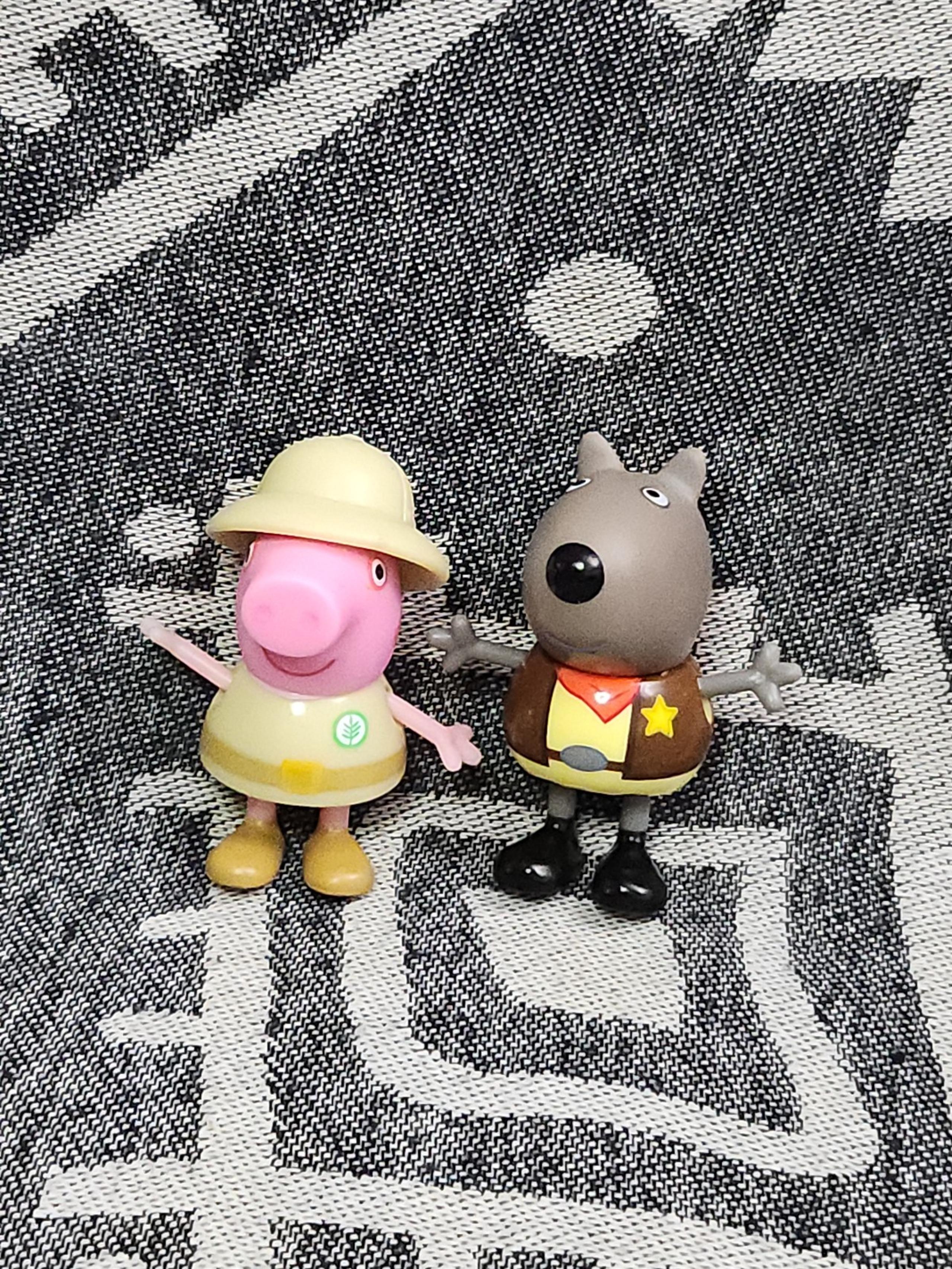 Sheriff Danny Dog & Park Ranger Peppa Pig Jazwares Bendable 2.5" Action Figures