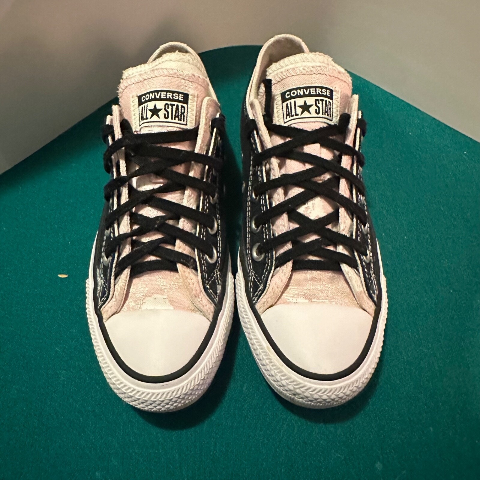 Converse All Star Low Top Sneakers Women’s Size 7 Black Pink Sample Rare
