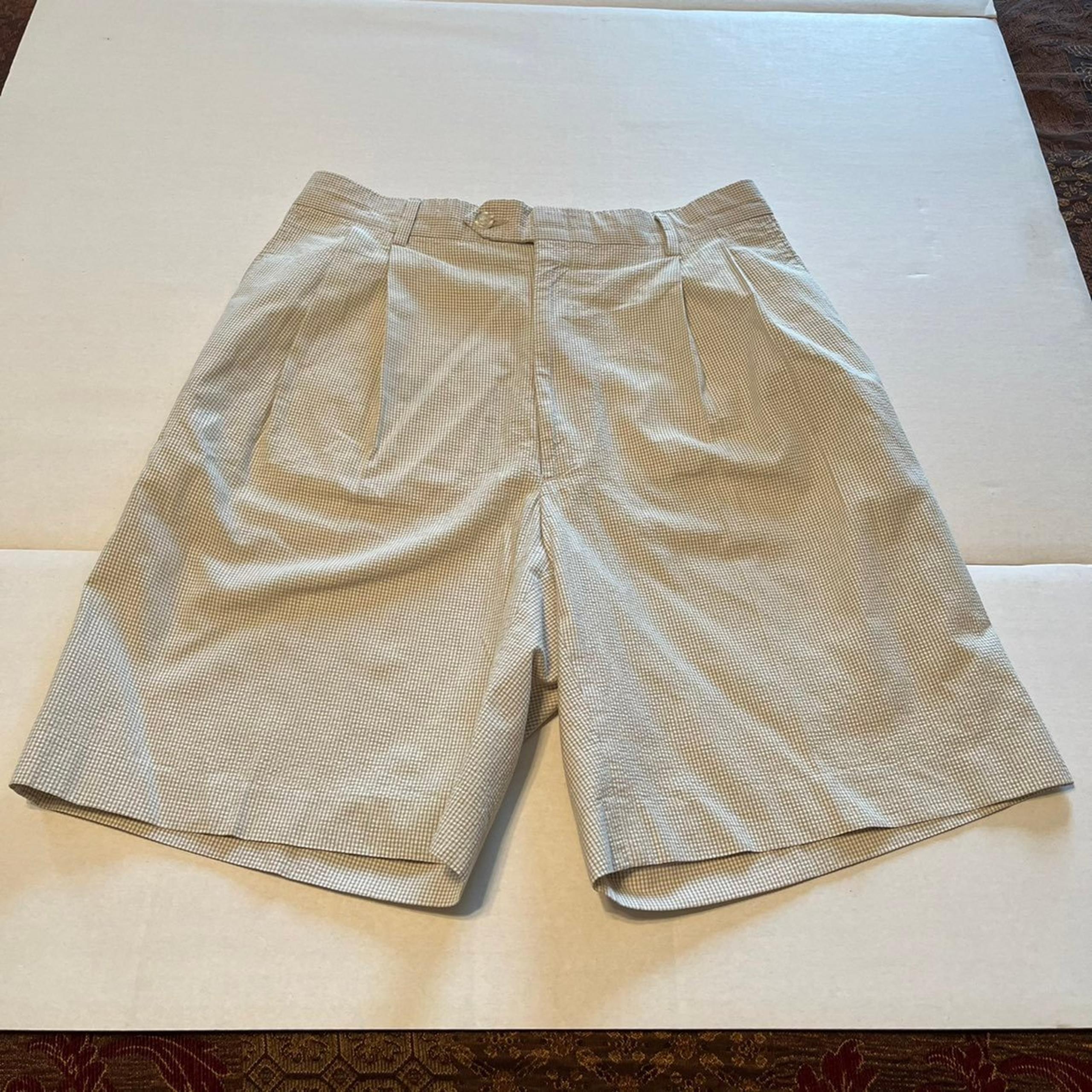 Berle light green and white gingham seersucker shorts men's 35" but measure 31"