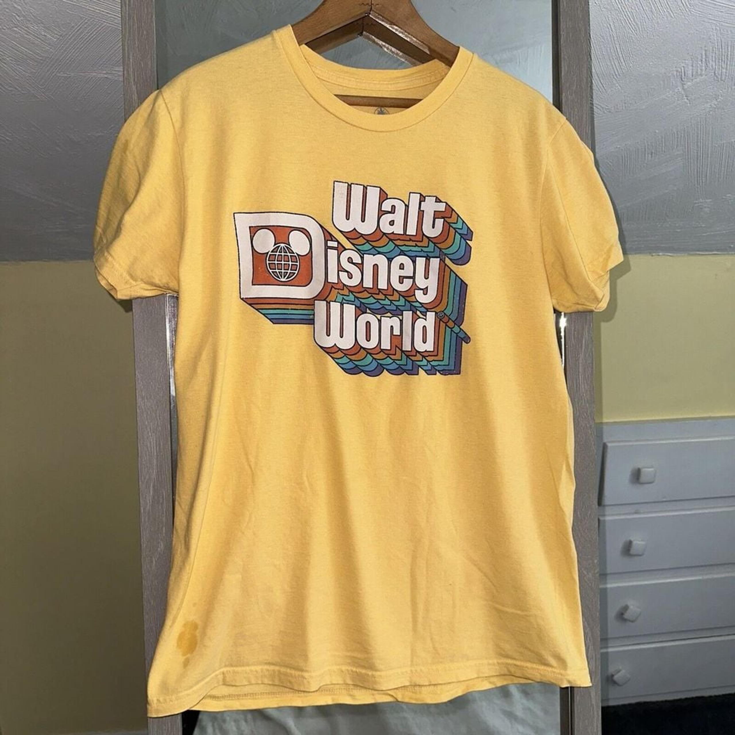 Walt Disney World Parks T-shirt Womens Medium Yellow Retro Vintage Logo Graphic