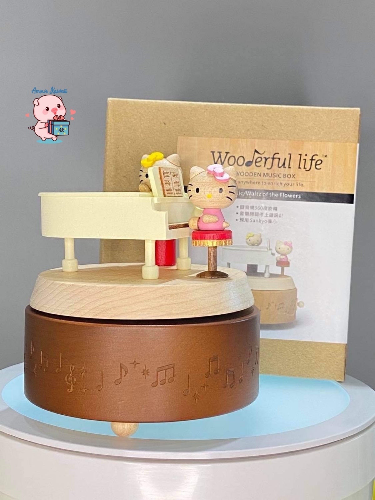 Sanrio Hello Kitty piano music box wooden rotation head.