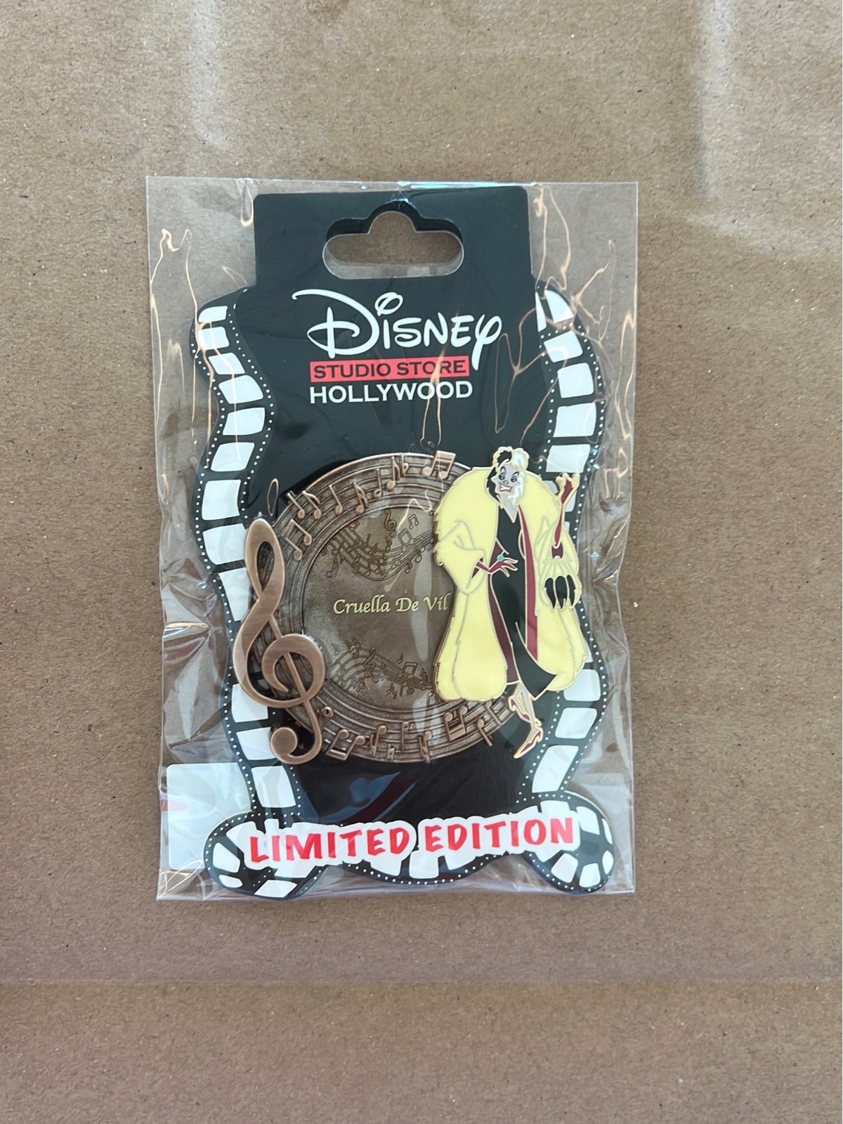 D23 Expo 2022 Cruella De Vil Music Series Pin Disney Studio Hollywood Store