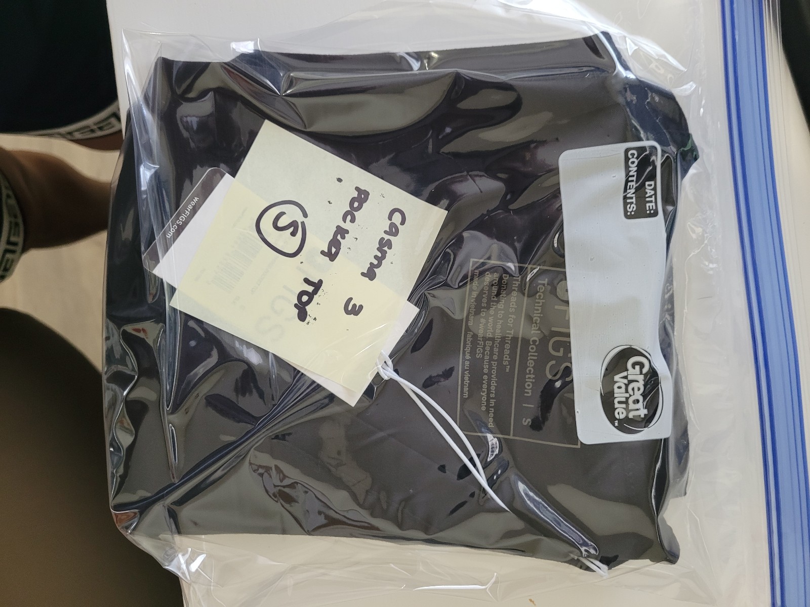 FIG Clothing Casma Three-Pocket Scrub Top in Black