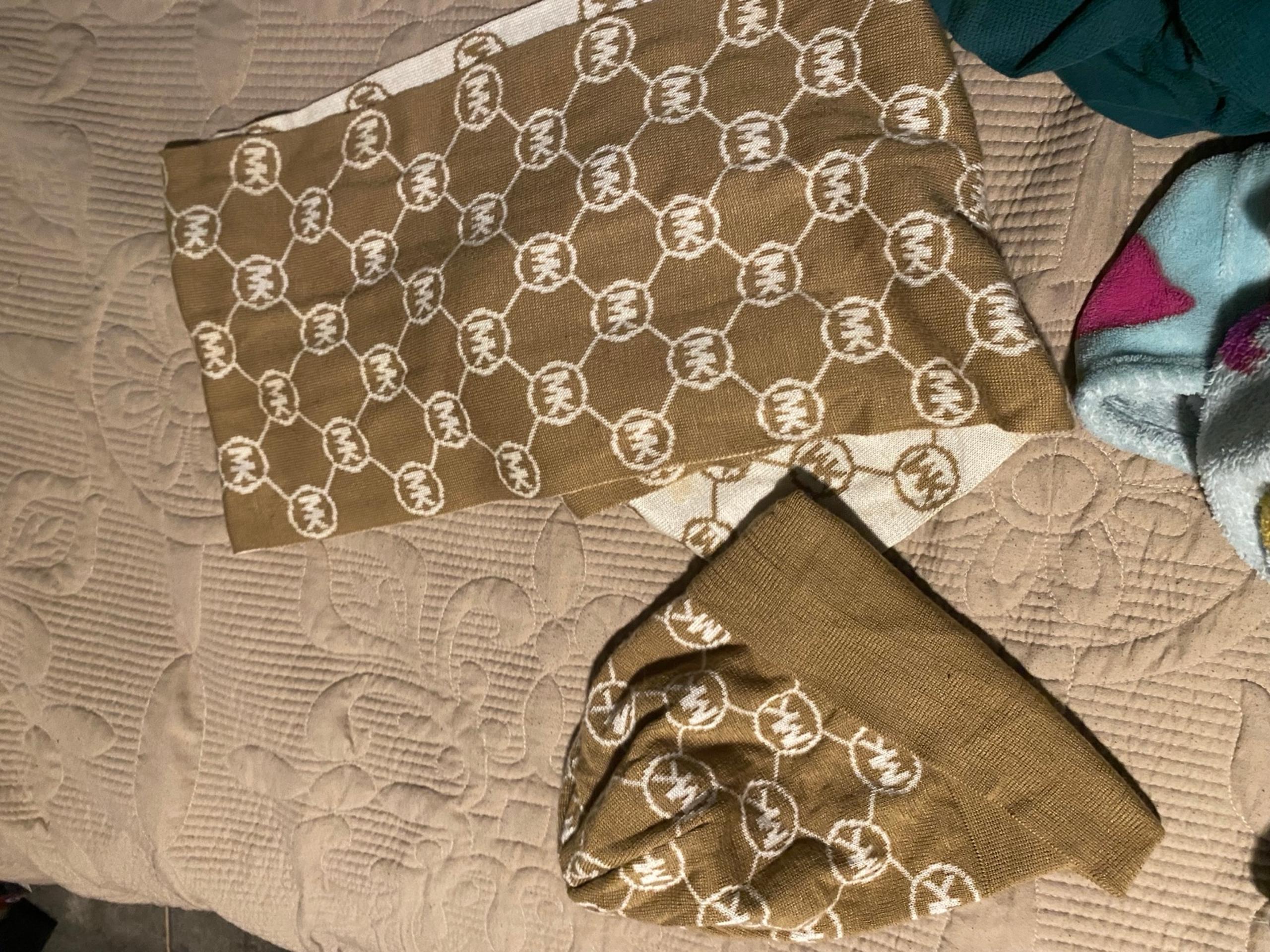 Michael kits scarf and beanie set