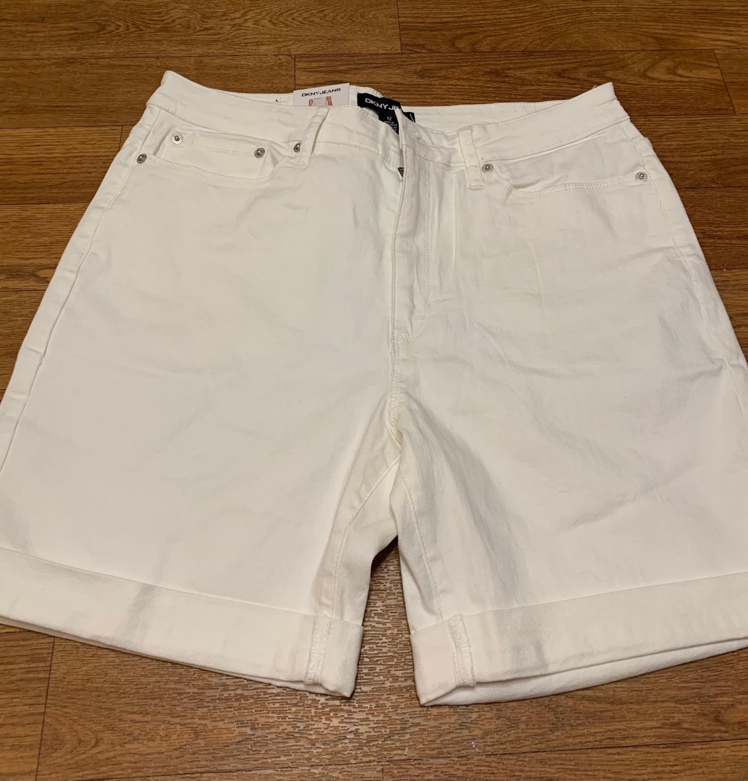 Women’s DKNY White Bermuda Shorts size 12 NWT