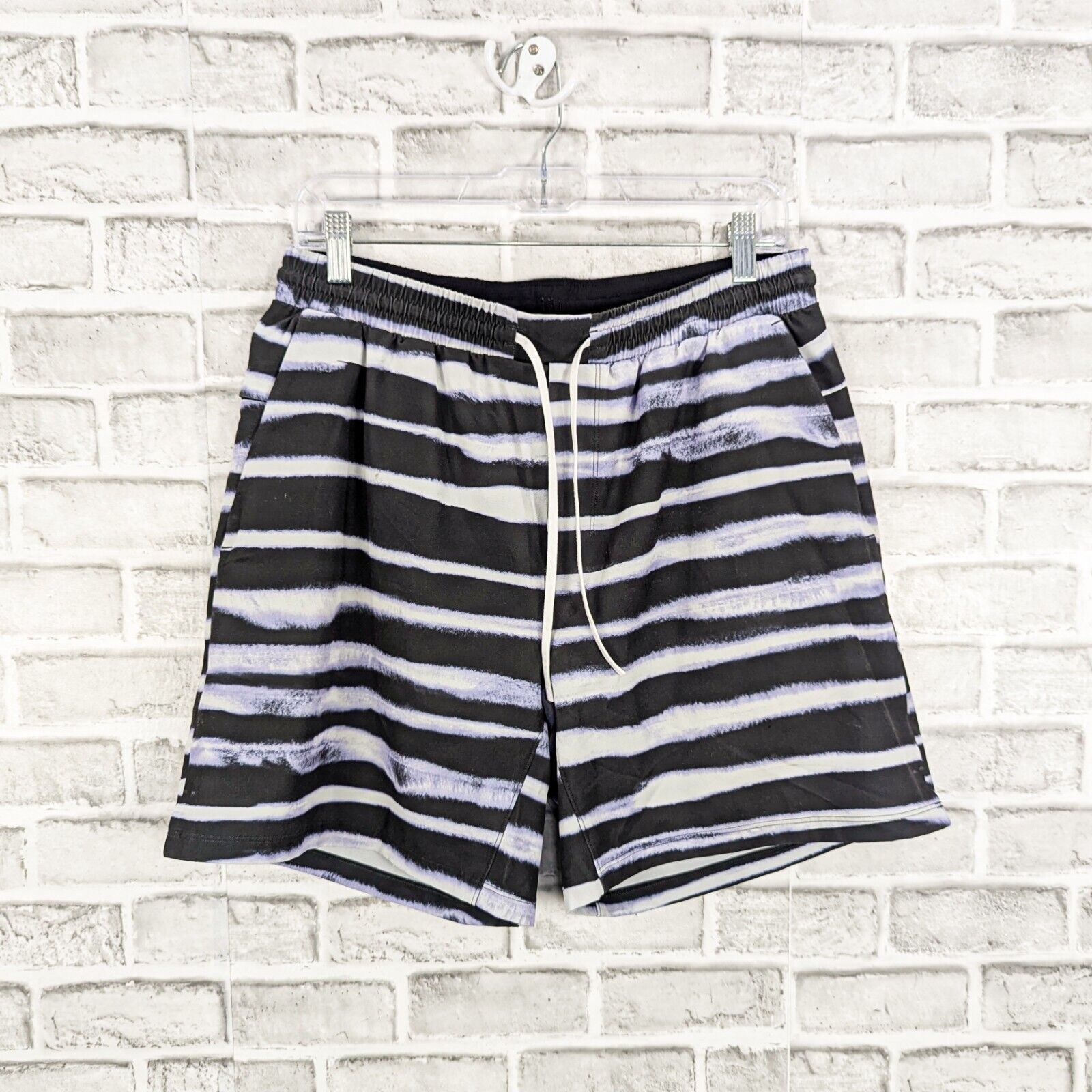 Lululemon Men's Pool Shorts Striped size Large
