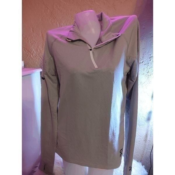 EUC Size Lrg ON CLOUD Womens Clima-Shirt Pullover