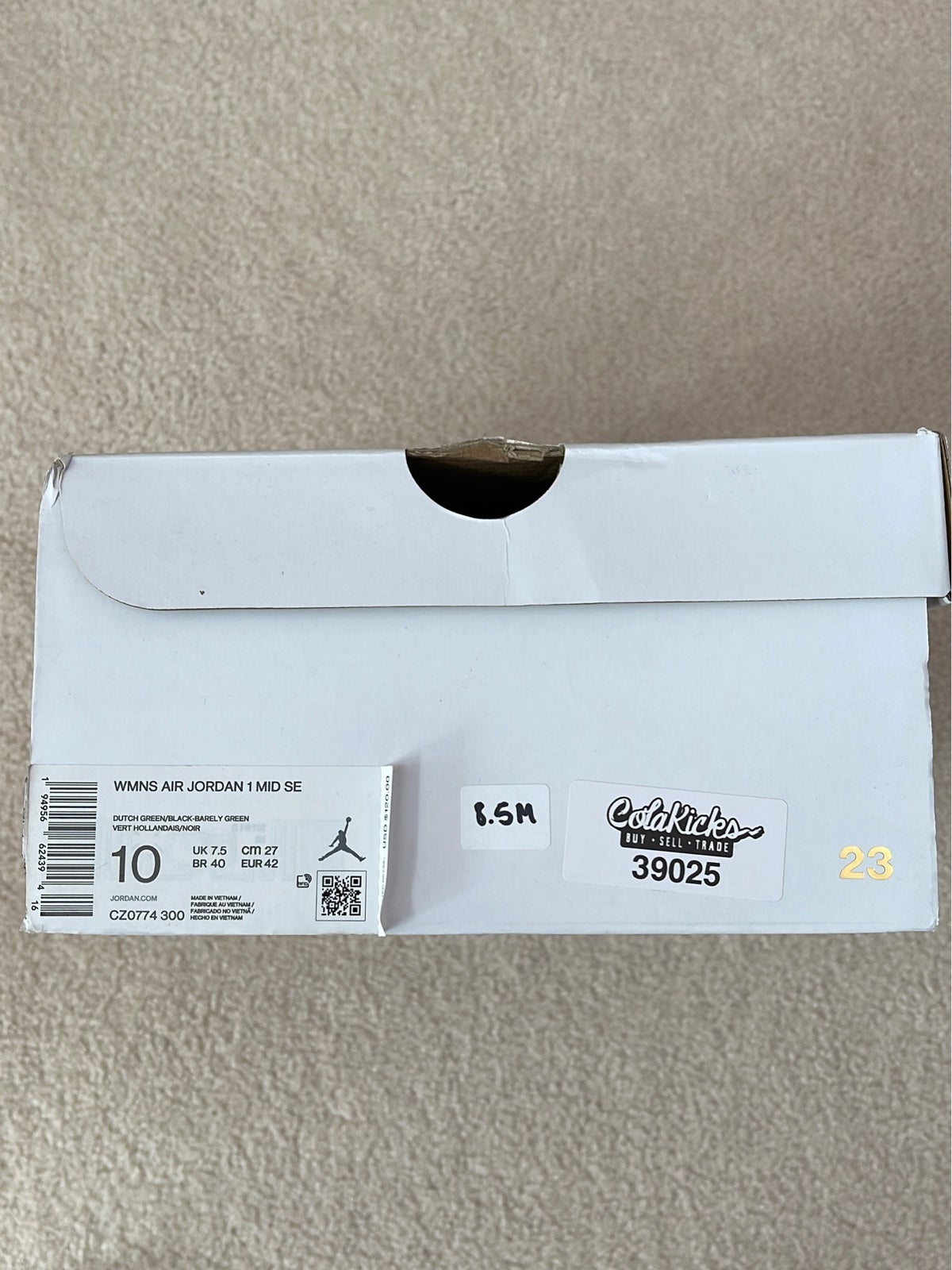 Nike Woman’s Air Jordan 1 Mid SE