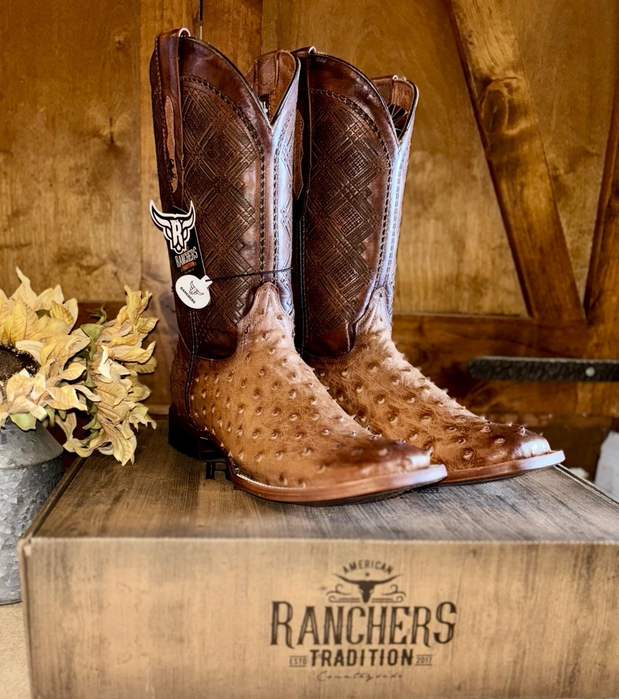 New with tags mens full quill ostrich boots, wide square toe,SIZE 10.5