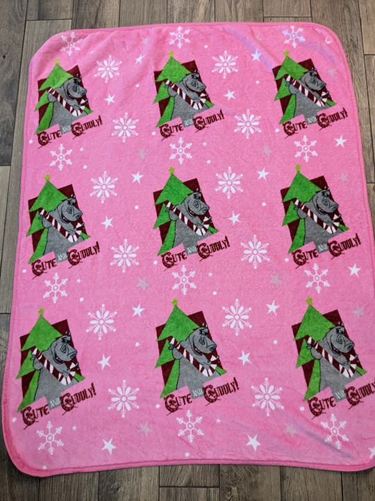 Merry Madagascar Blanket Gloria Hippo Pink soft plush Northwest Christmas kids