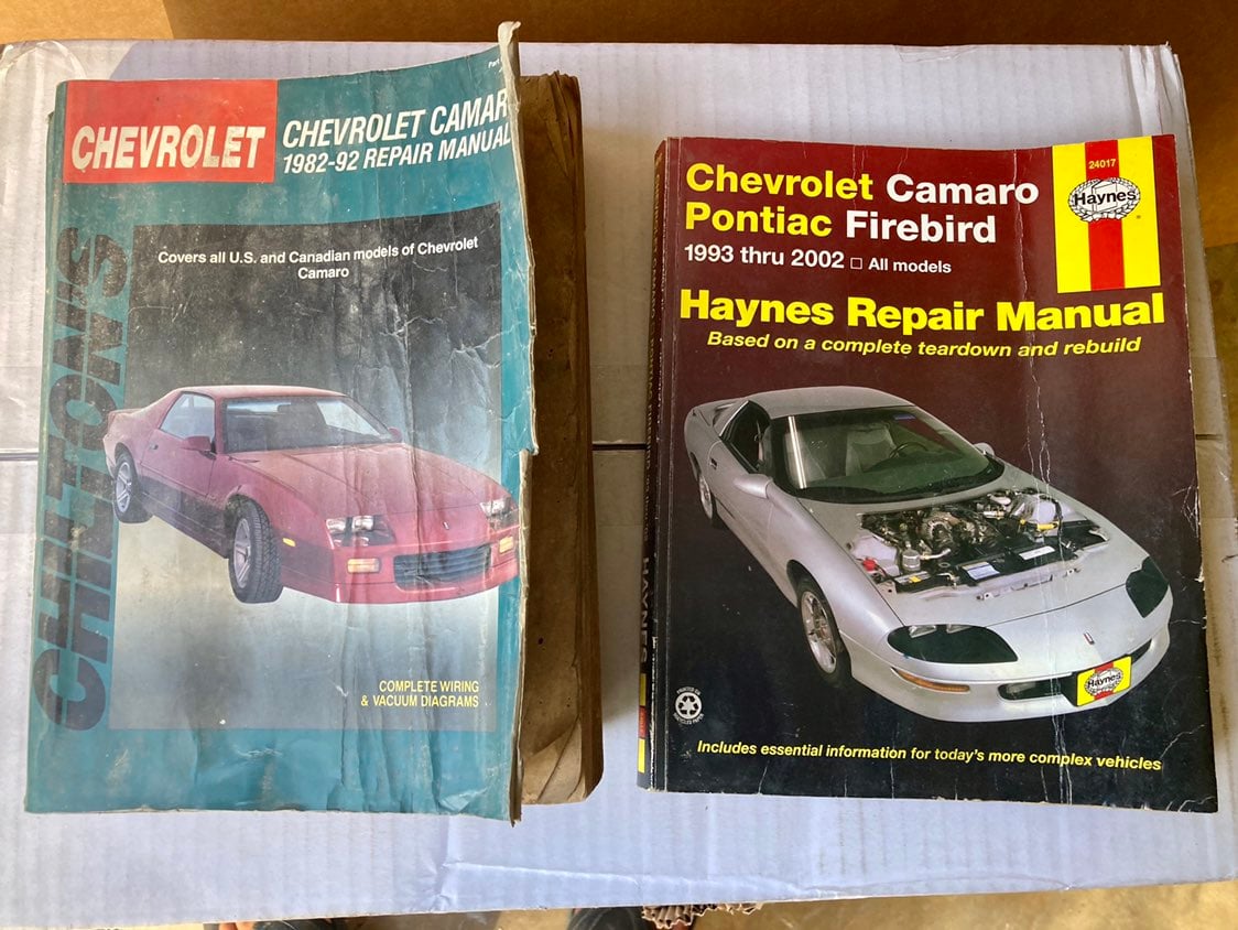Lot of Haynes Auto Manuals