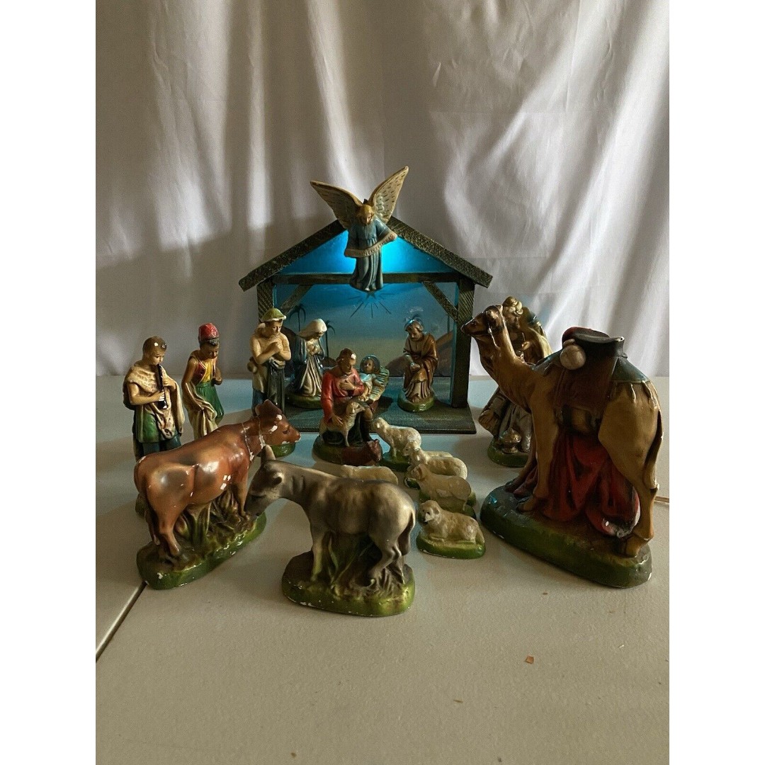 Vintage Christmas Nativity Holland Set 23 Piece Hand Painted Sold as is READ
