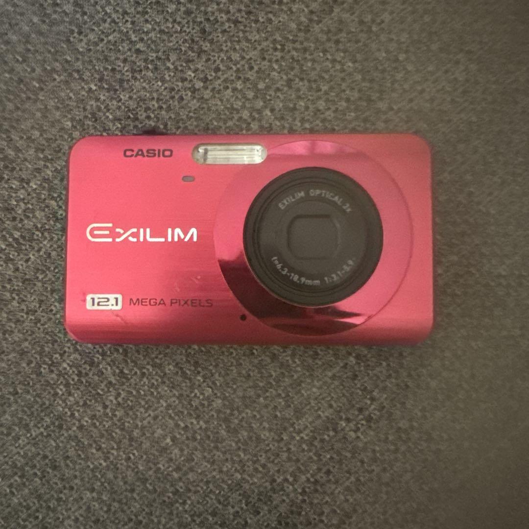 カシオFXILIM 12.1 MEGA pIXELS CASIO EXILIM 12.1 megapixel compact digital camera
