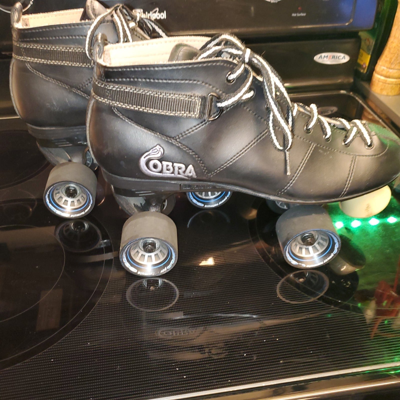 Cobra speed skates