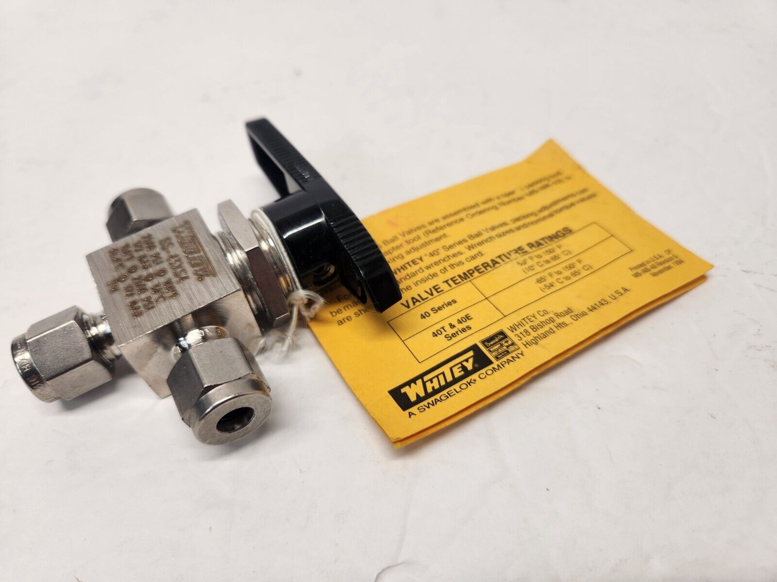 Whitey Swagelok SS-43XS4 1/4 Ball Valve 2500 PSI Stainless Steel ZZP