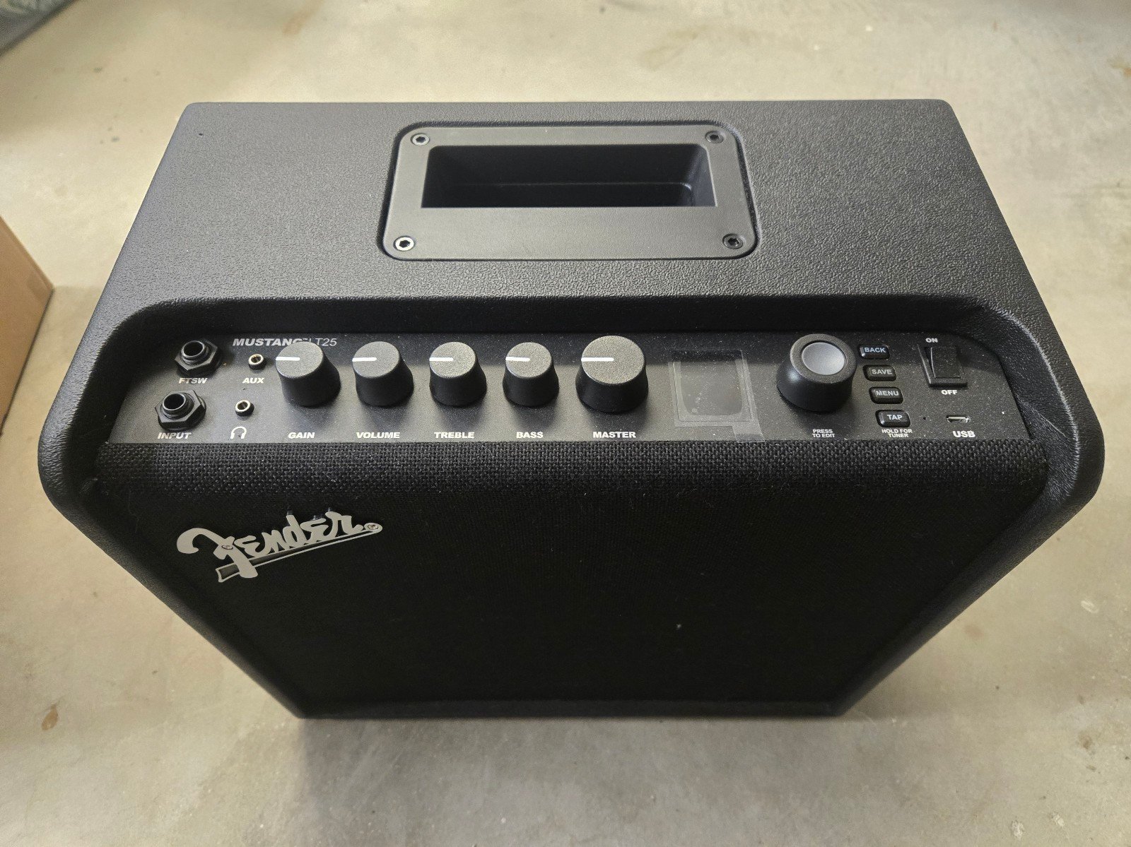 Fender Mustang LT25 Aux